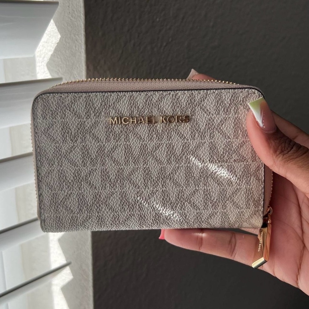Michael Kors Zip Card Case